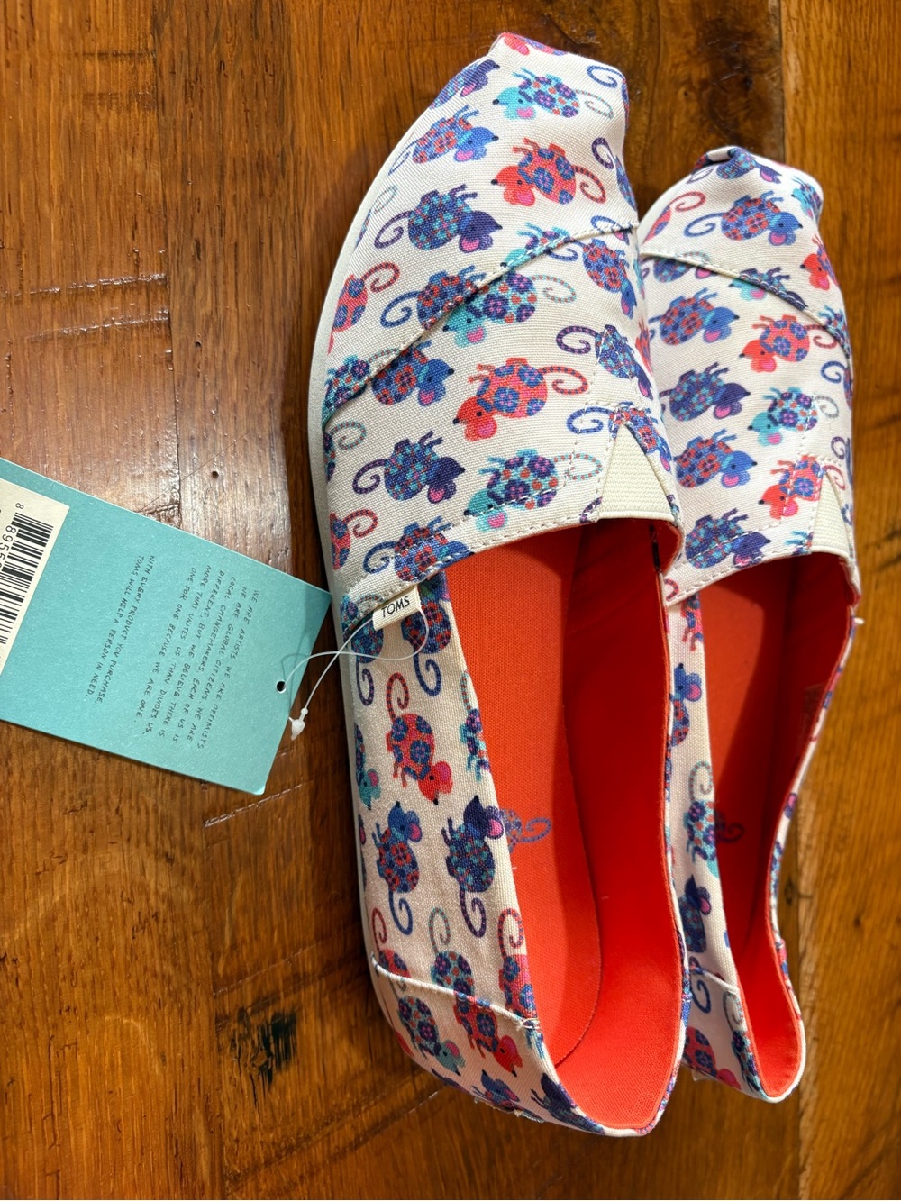 TOMS Women’s Floral Print Slip-On Mouse print size 11 women’s - Picture 2 of 3
